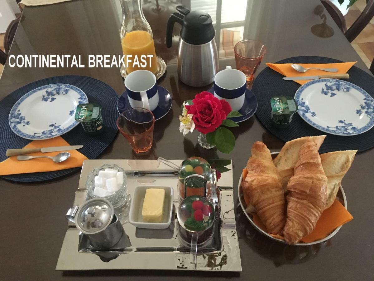 Bed and Breakfast La Tour De Saint Cyr Exterior foto