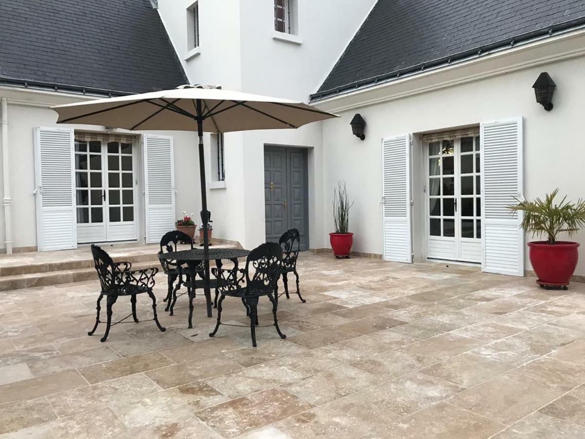 Bed and Breakfast La Tour De Saint Cyr Exterior foto